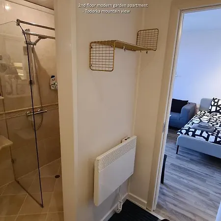 Refurbished Studios, Mountain View Balconies, Minutes From Gondola *
