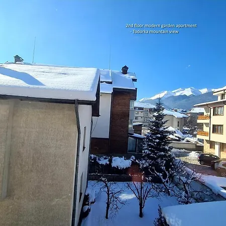 Apartment Refurbished Studios, Mountain View Balconies, Minutes From Gondola Bansko
