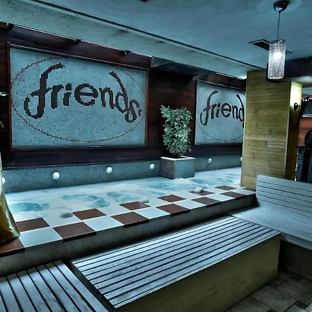 Refurbished Studios, Mountain View Balconies, Minutes From Gondola Lejlighed