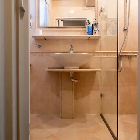 Refurbished Studios, Mountain View Balconies, Minutes From Gondola Lejlighed