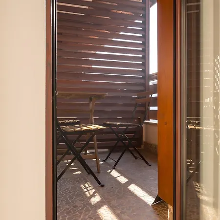 Refurbished Studios, Mountain View Balconies, Minutes From Gondola * Bansko